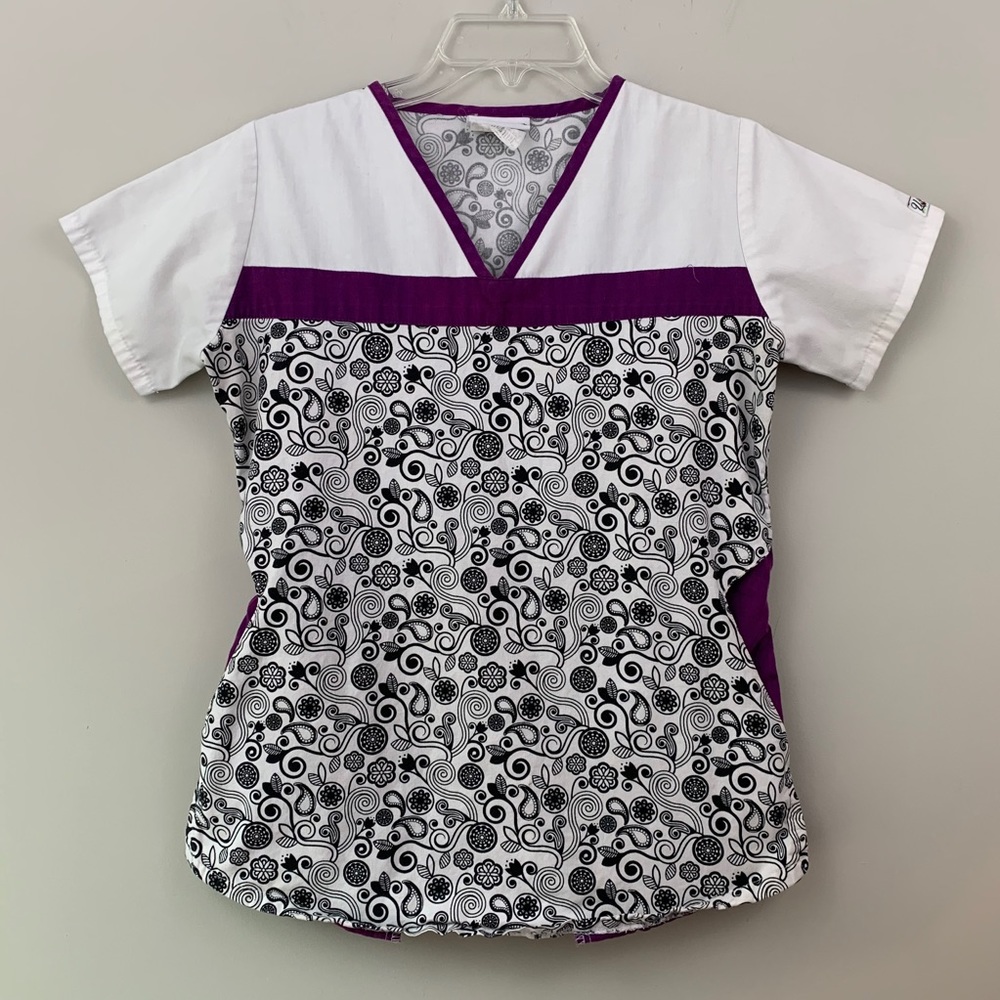 UA Scrubs top